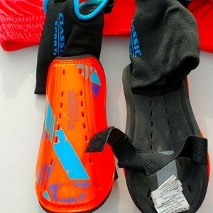Soccer shin guards size medium boys girls unisex